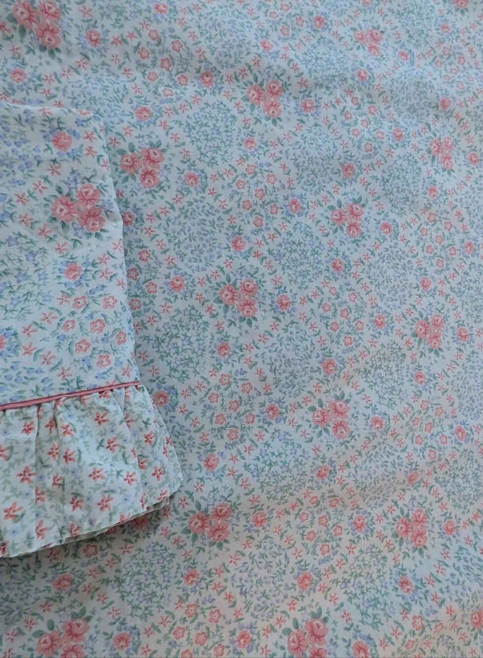 Vintage J.P. Stevens Floral Full / Queen Flat Sheet & 2 Pillowcases Shabby Chic